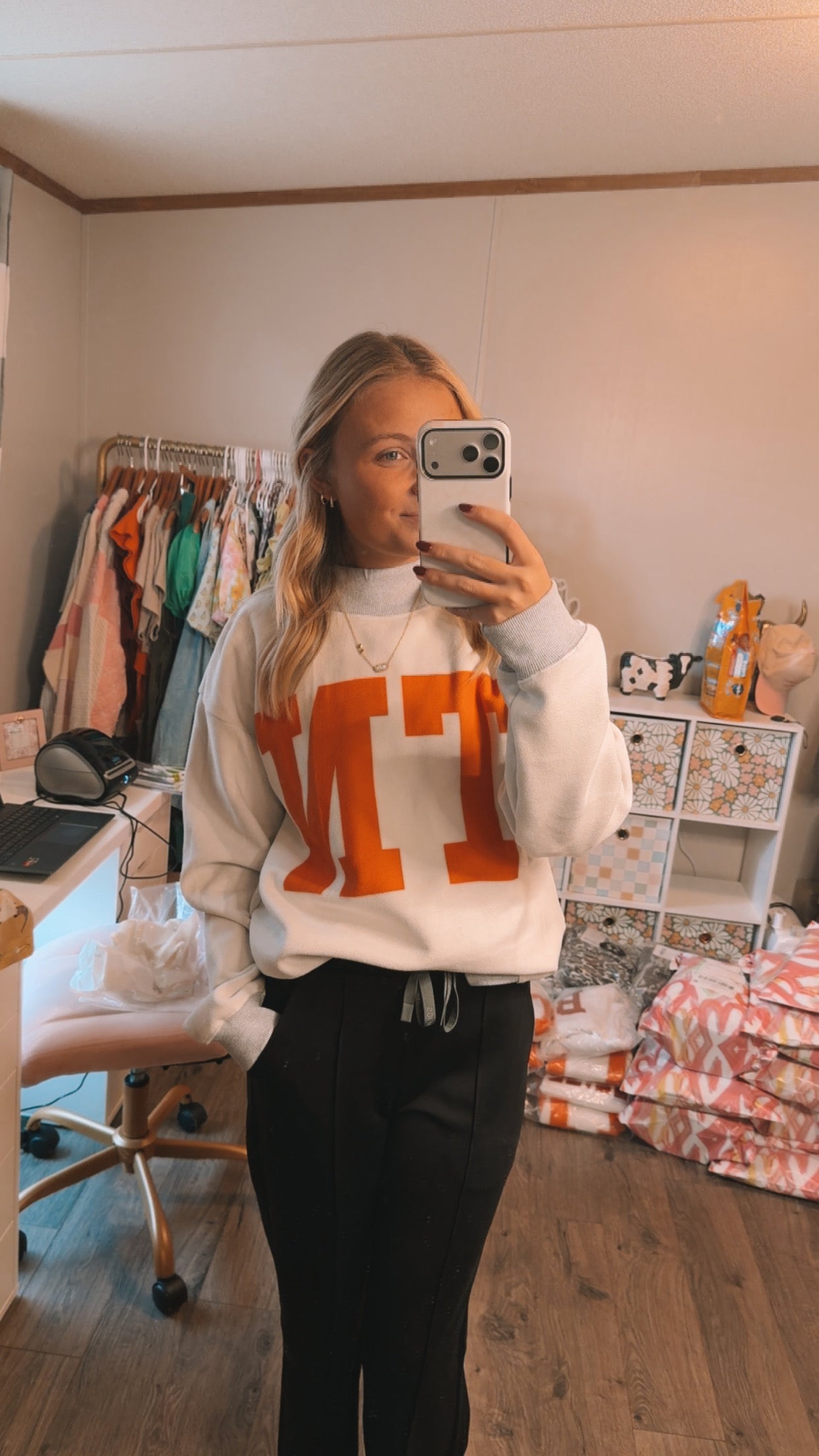 TN reversible crewneck